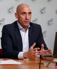 La RFEF insta a LaLiga a fijar los partidos en sábado y domingo