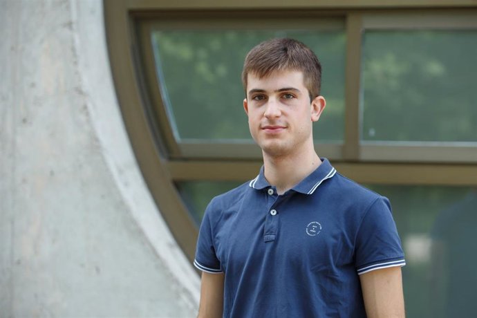 El estudiante Javier Sanz Irisarri, en su primer día en la UPNA.