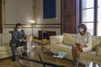 Susana Díaz traslada a Moreno que Sánchez tratará a Andalucía "como merece" en los PGE y le pide intermediar con Casado