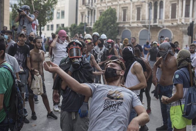 Líbano.- Unos 20 heridos por choques entre policías y manifestantes en Beirut du