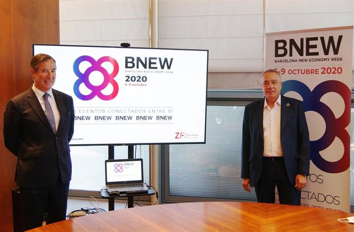 Juan Carlos Álvarez, director general de Negocio de Gestión Patrimonial de Servihabitat, y Pere Navarro, delegado especial del Estado en el Consorci de la Zona Franca de Barcelona y presidente de BNEW, en una foto de archivo.