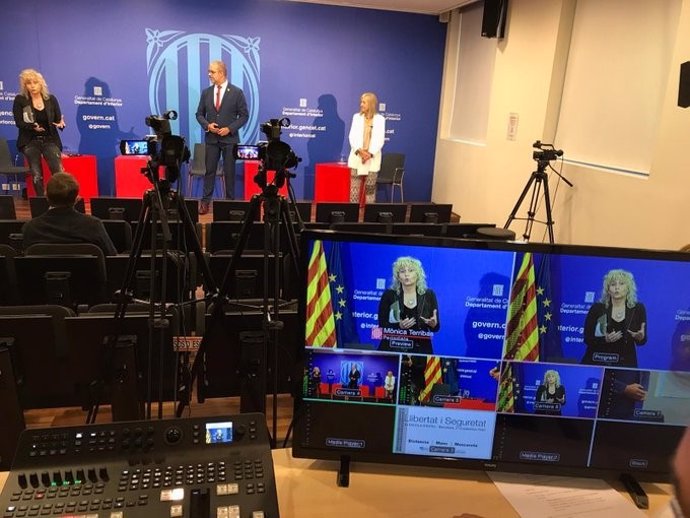 Inauguració telemtica de la IX Escola d'Estiu de l'Institut de Seguretat Pública de Catalunya (ISPC) amb el títol 'Llibertat i Seguretat', amb el conseller d'Interior, Miquel Buch, al costat de la directora, Montserrat Royes.