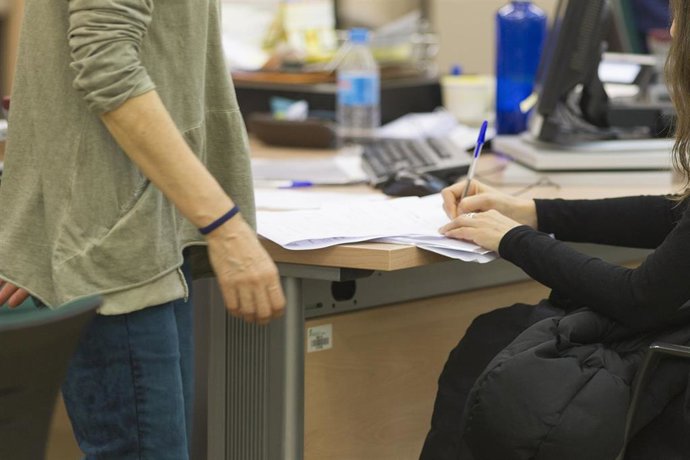 Trabajadores de  Oficina de empleo.