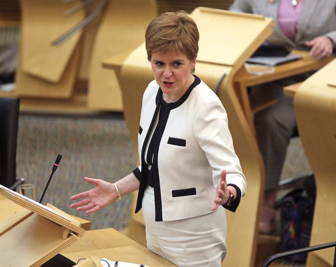  Nicola Sturgeon , ministra principal de Escocia