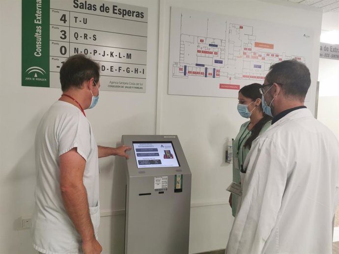 Dispositivo de gestión de avisos a través de tickets para la atención a pacientes, instalado en el Hospital Costa del Sol de Marbella