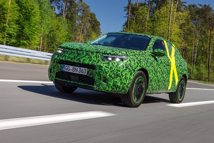 Nuevo Opel Mokka camuflado.