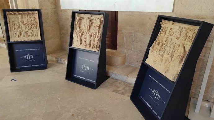 Exposición De Los Relieves Del Trasaltar De La Catedral De Burgos En El Claustro Bajo De La Seo