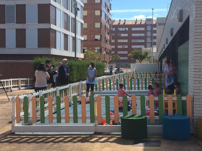 El alcalde de Logroño, Pablo Hermoso de Mendoza, ha inaugurado esta mañana el curso escolar 2020-2021 de las escuelas infantiles municipales