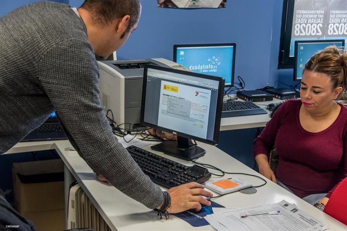 Nota/ Guadalinfo Se Adapta Al Ámbito Online Y Cierra El Primer Semestre Con Más De 11.000 Nuevas Altas De Usuarios En La Provincia De Granada