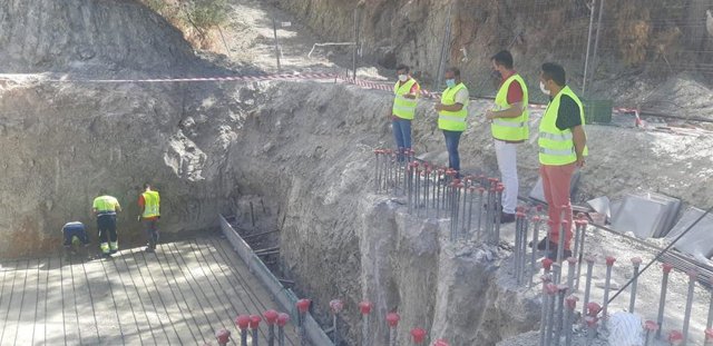 Obras de mejor del abastecimiento de agua en Huesa