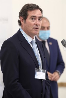 El presidente de CEOE, Antonio Garamendi, interviene en la tercera jornada de la XXXIII Edición de los Cursos de Verano en San Lorenzo de El Escorial, Madrid (España), a 22 de julio de 2020.