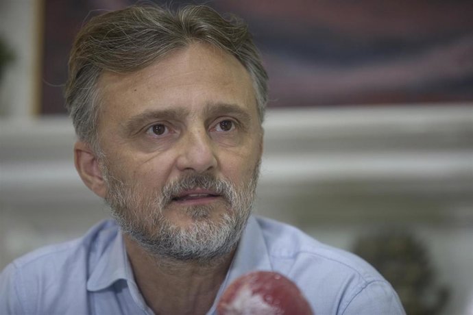El portavoz del Grupo Parlamentario Socialista, José Fiscal, durante la entrevista concedida a Europa Press. En Sevilla (Andalucía, España), a 18 de agosto de 2020. (Foto de archivo).