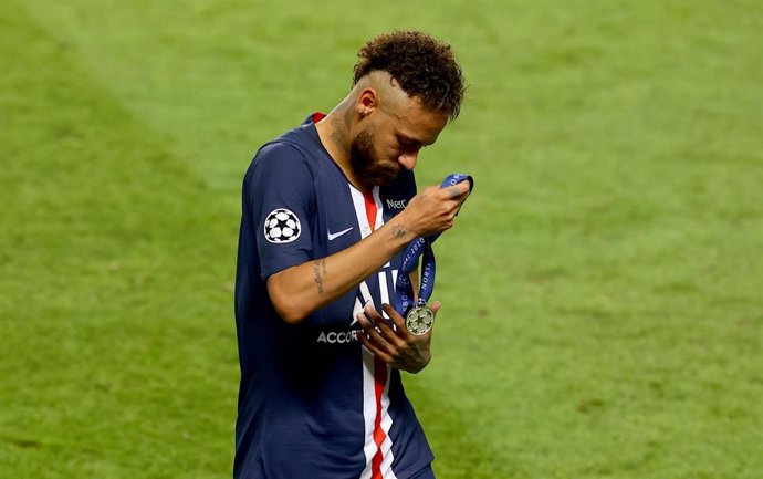Fútbol.- Neymar, uno de los tres positivos de coronavirus en el PSG