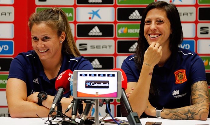 Fútbol/Champions.- Sandra Paños y Jennifer Hermoso, en el equipo ideal de la Lig