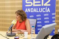 Susana Díaz urge a Moreno contratar sanitarios y maestros: "Dinero hay porque han contratado a vigilantes en 24 horas"