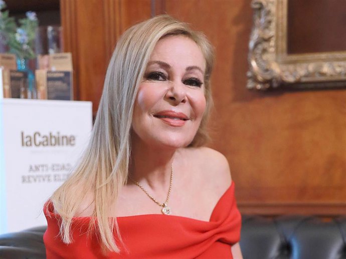 Ana Obregón presenta los nuevos productos de 'La Cabine' como embajadora