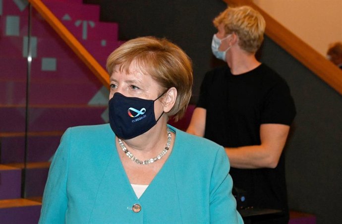 Angela Merkel saliendo de una reunión del grupo parlamentario CDU/CSU