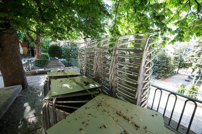 Terraza cerrada en la Plaza San Lorenzo de San Lorenzo de El Escorial
