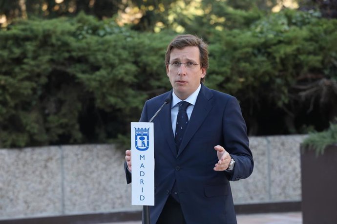 El alcalde de Madrid, José Luis Martínez-Almeida, durante su intervención tras la firma de un protocolo de colaboración con responsables de la sociedad Renazca para mejorar y revitalizar el entorno de Azca, en Madrid (España), a 2 de septiembre de 2020.