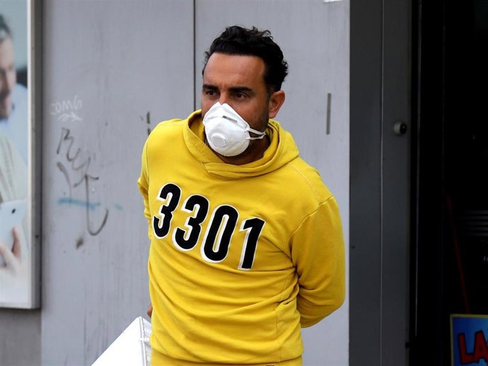 Fidel Albiac sigue la tónica de Rocío Carrasco y se muestra ajeno a las polémicas que rodean a su mujer