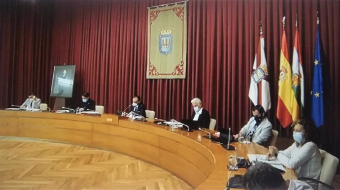 Celebración del pleno ordinario del mes de septiembre en el Ayuntamiento de Logroño
