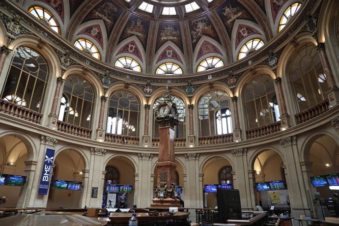 Interior del Palacio de la Bolsa de Madrid (España)