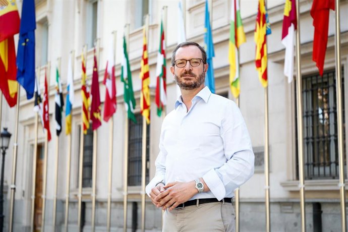 El portavoz del Grupo Popular en el Senado, Javier Maroto, posa tras una entrevista para Europa Press en la Cámara Alta, en Madrid (España), a 31 de julio de 2020.