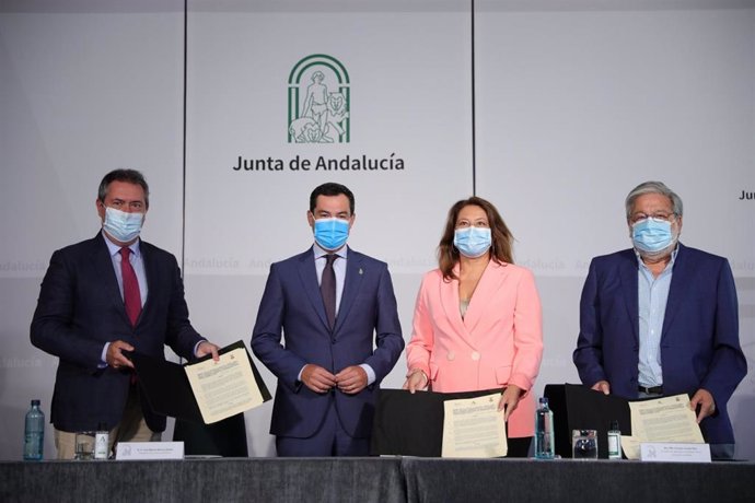 Espadas, Moreno, Crespo y Toscano, en la firma del convenio en San Telmo