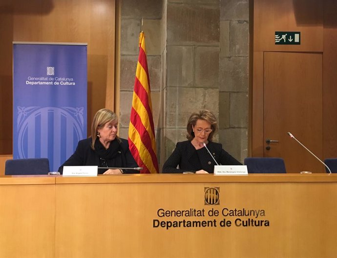 La consellera de Cultura, Maringela Vilallonga, al costat de la directora general de Creació, Acció Territorial i Biblioteques, ngels Ponsa.