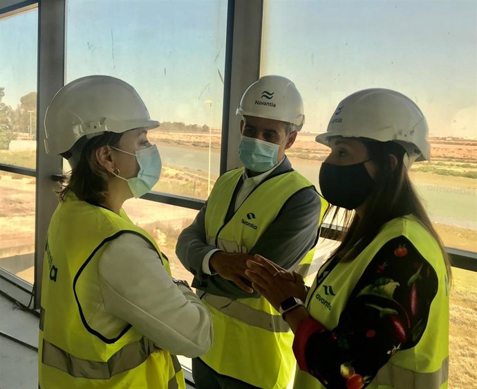 Sandra García con el subdelegado en Cádiz y la alcaldesa de San Fernando