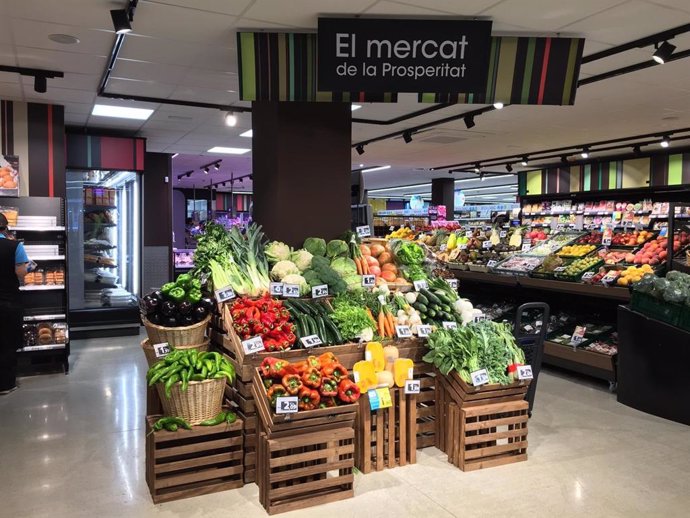 Agro.- Caprabo inaugura un nuevo supermercado en Barcelona tras invertir 1,4 mil
