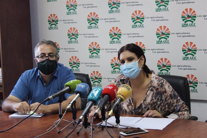 Ignacio Huertas y Cayalina García, en rueda de prensa.