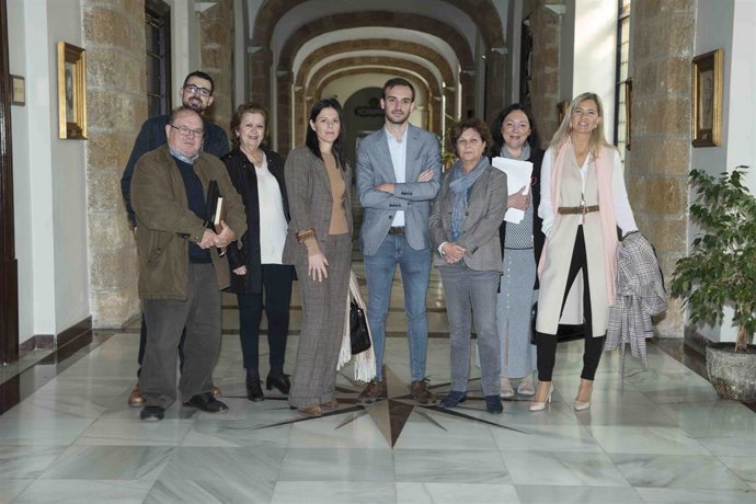 Representantes de las asociaciones de consumidores en Diputación