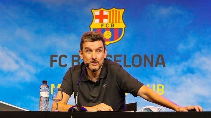 El exportero y exentrenador español Juan Carlos Unzué, en la rueda de prensa donde anunció que tiene ELA y que deja el fútbol