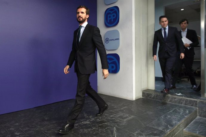 El presidente del PP, Pablo Casado, seguido por el secretario general, Teodoro García Egea y el vicesecretario de Comunicación, Pablo Montesinos