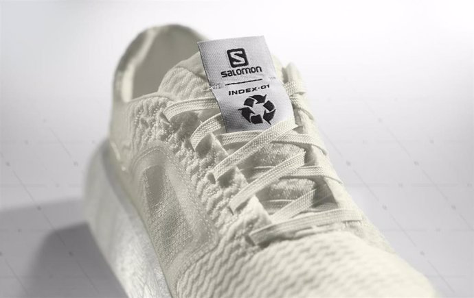 Salomon lanza una zapatilla de running de alto rendimiento reciclable