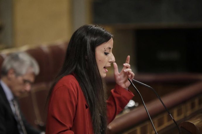 La diputada de Podemos Isabel Franco Carmona, durante su intervención en el pleno celebrado en el Congreso de los Diputados