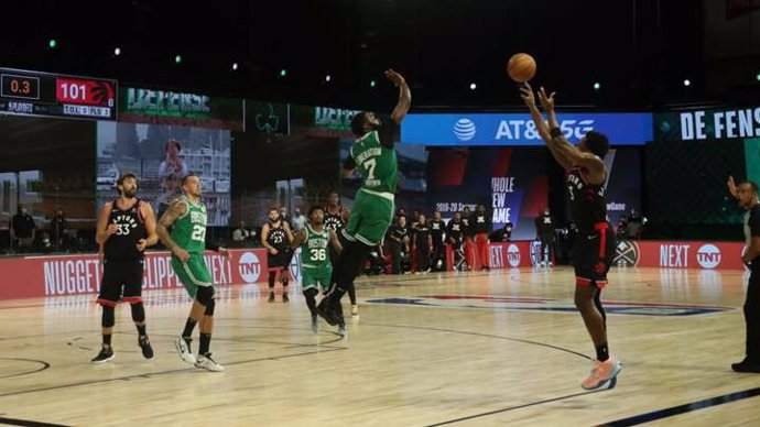 OG Anunoby anota el triple ganador en el Raptors-Celtics