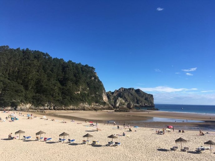 Playa de La Franca, Asturias.