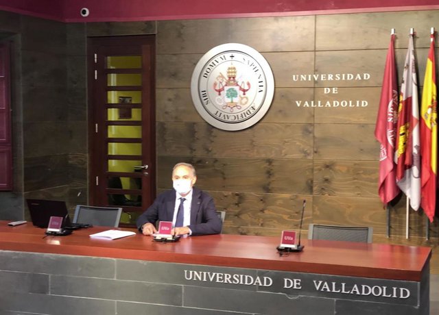 El rector de la UVA, Antonio Largo, presenta las medidas para el inicio del curso universitario.