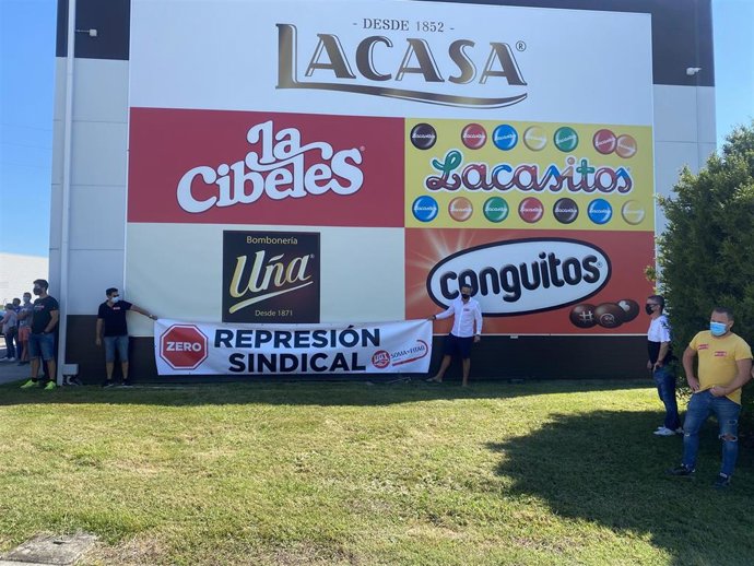 Movilización del SOMA en Lacasa como protesta por los tres despidos.