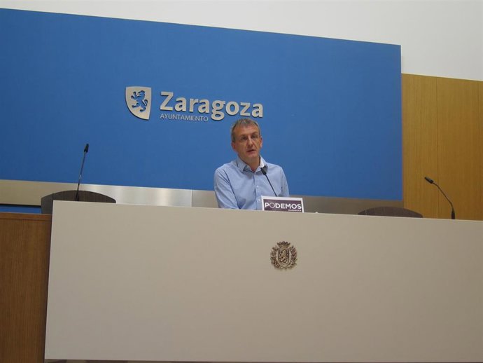 El portavoz del grupo municipal de Podemos, Fernando Rivarés.