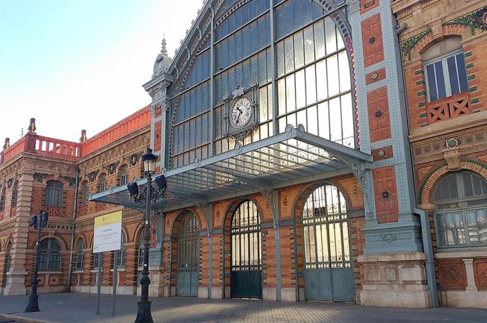    Antigua estación del ferrocarril antes de acometerse las obras de restauración