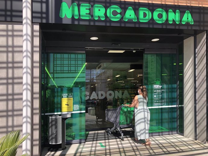 Sevilla.- Mercadona implanta su nuevo modelo de tienda eficiente en 44 supermerc