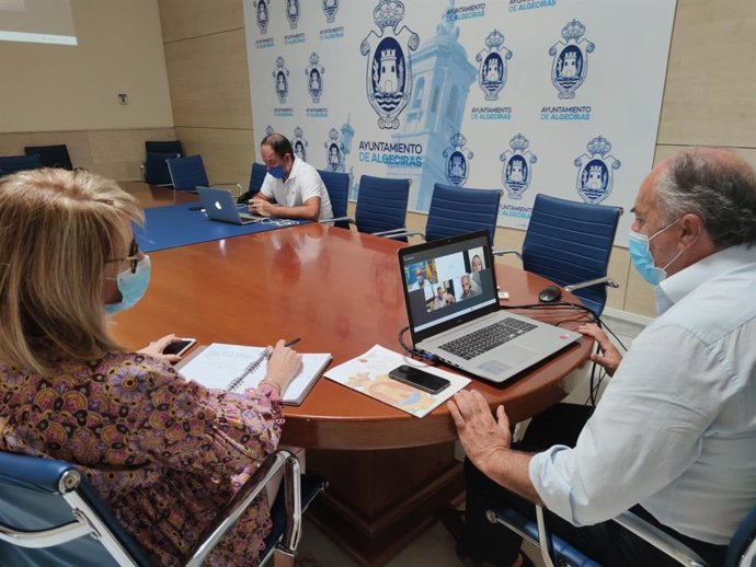 Encuentro telemático del alcalde de Algeciras, José Ignacio Landaluce, con la familia de Paco de Lucía