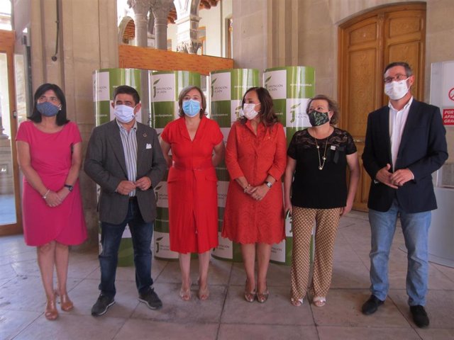 Visita de la delegada del Gobierno en Andalucía, Sandra García, a la Diputación de Jaén