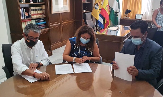 Málaga.- La Junta se compromete a ejecutar el proyecto de arrecife artificial de