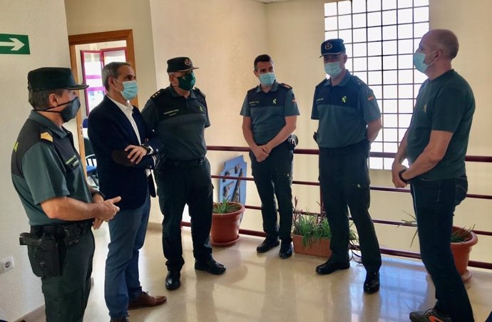 El subdelegado en Cádiz visita a los agentes heridos en Bornos