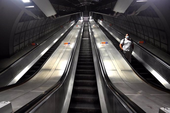 Escaleras del Metro de Londres en la estación de Waterloo