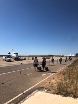 Viatgers procedents de Palma de Mallorca en l'aeroport Lleida-Alguaire.